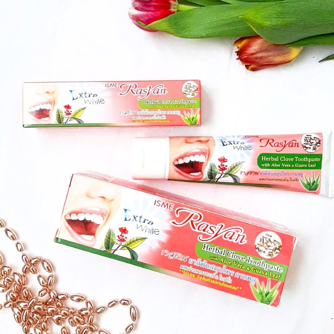 Натуральная экстра отбеливающая зубная паста Расьян Гвоздика, Алоэ и Гуава Isme Rasyan Extra White Herbal Clove Toothpaste 100 гр. Таиланд