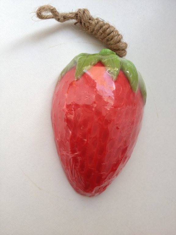 Натуральное Фруктовое мыло Клубника Tropicana 120 гр. Таиланд