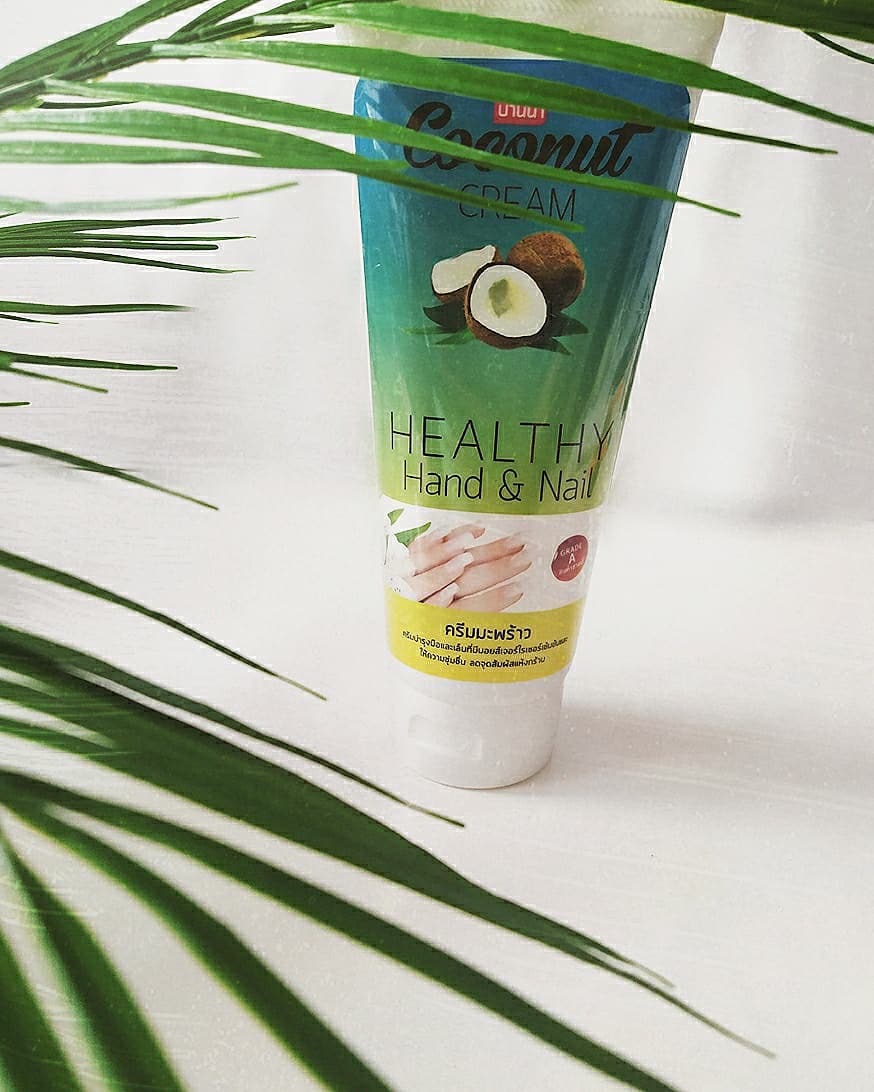 Натуральный крем для рук и ногтей с Кокосом Банна Coconut Healthy Hand & Nail Cream Banna 200 мл. Таиланд