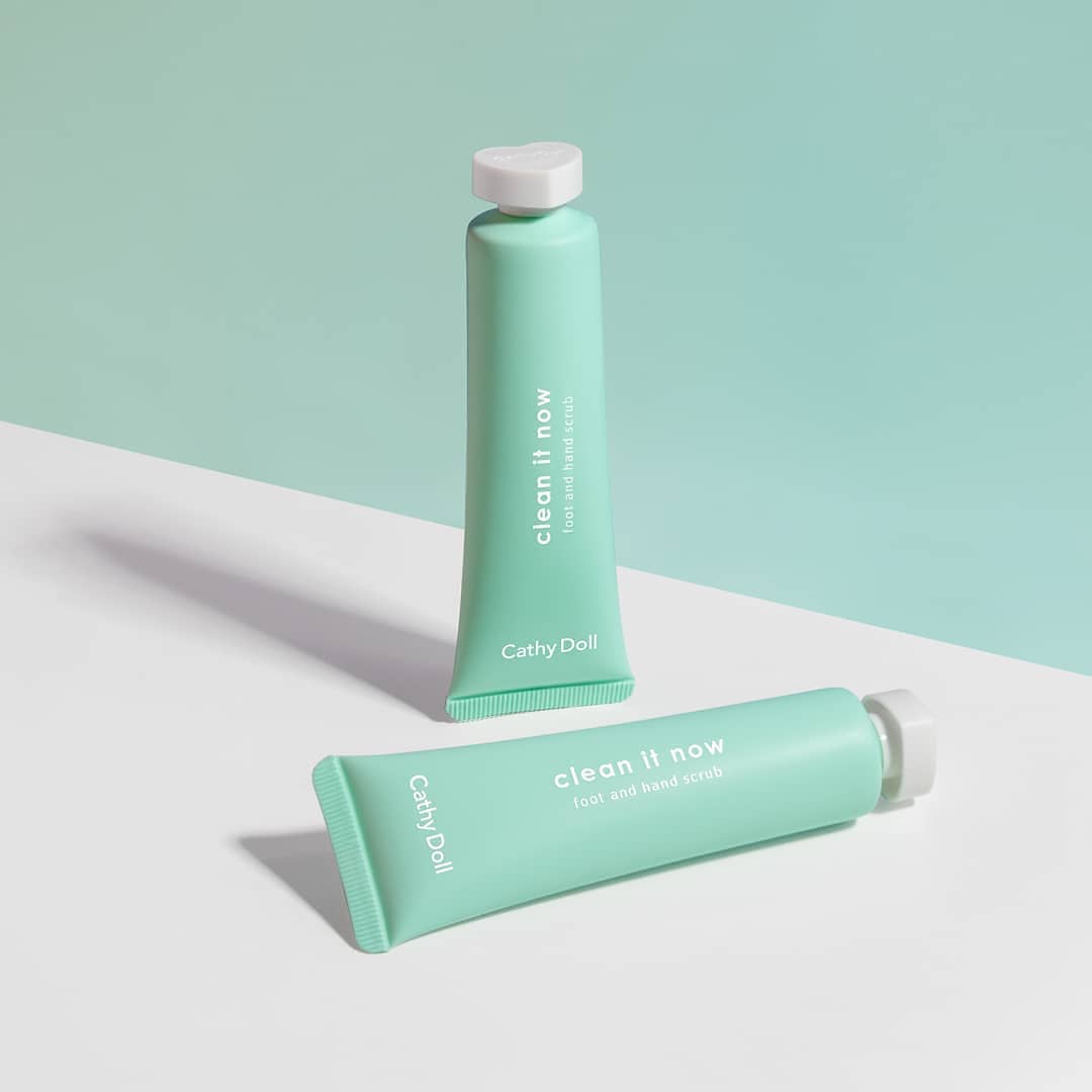 Тайский cкраб для рук и ступней Karmart Cathy Doll Clean It Now Foot and Hand Scrub 30 гр. Cathy-Doll-Hand-Cream